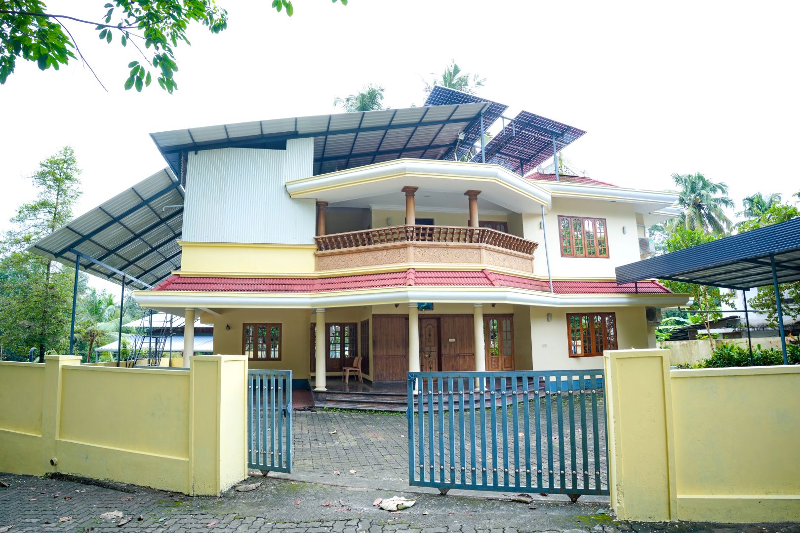 PB Homestay Exterior - Traditional Kerala Architecture